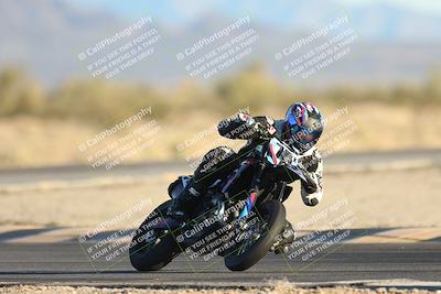 media/Dec-07-2025-CVMA (Sun) [[3e7d2de5dc]]/Race 18-Formula Twins-Formula 40 UL/